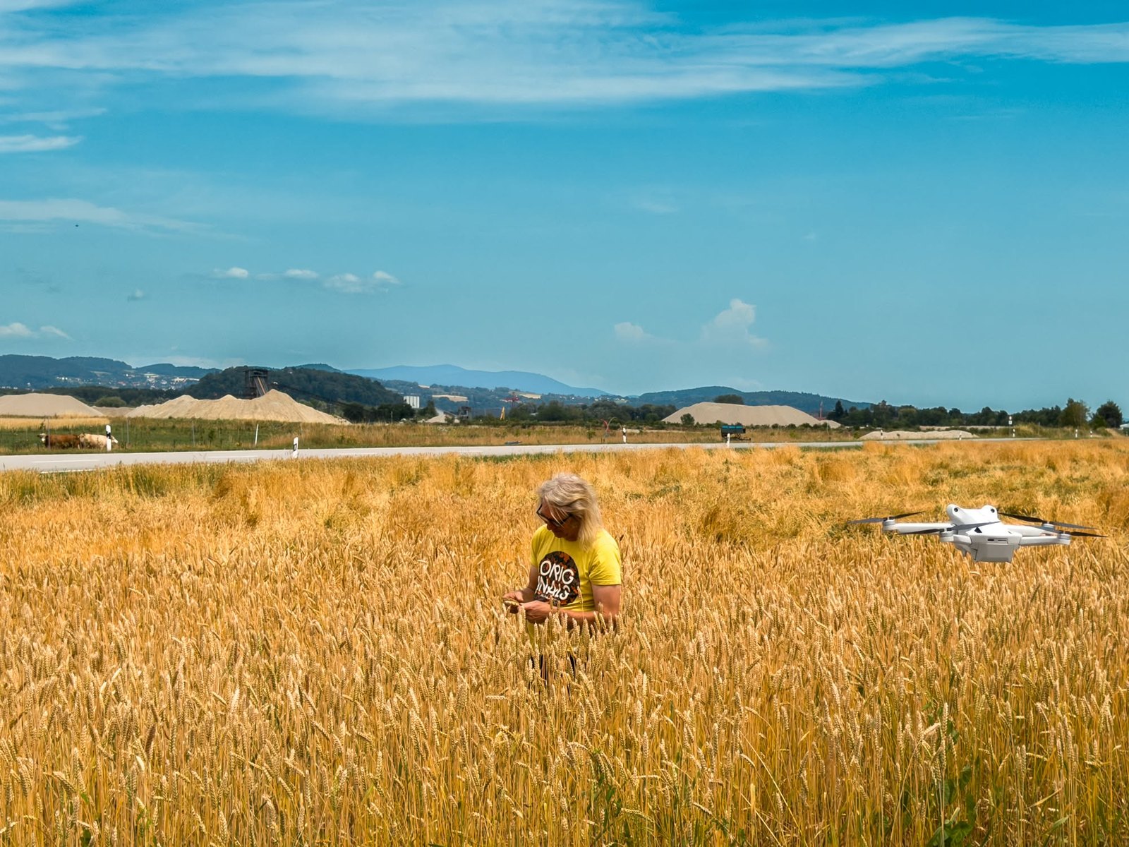 Elisabeth Ketterl im Feld des Tabertshausener Weizens