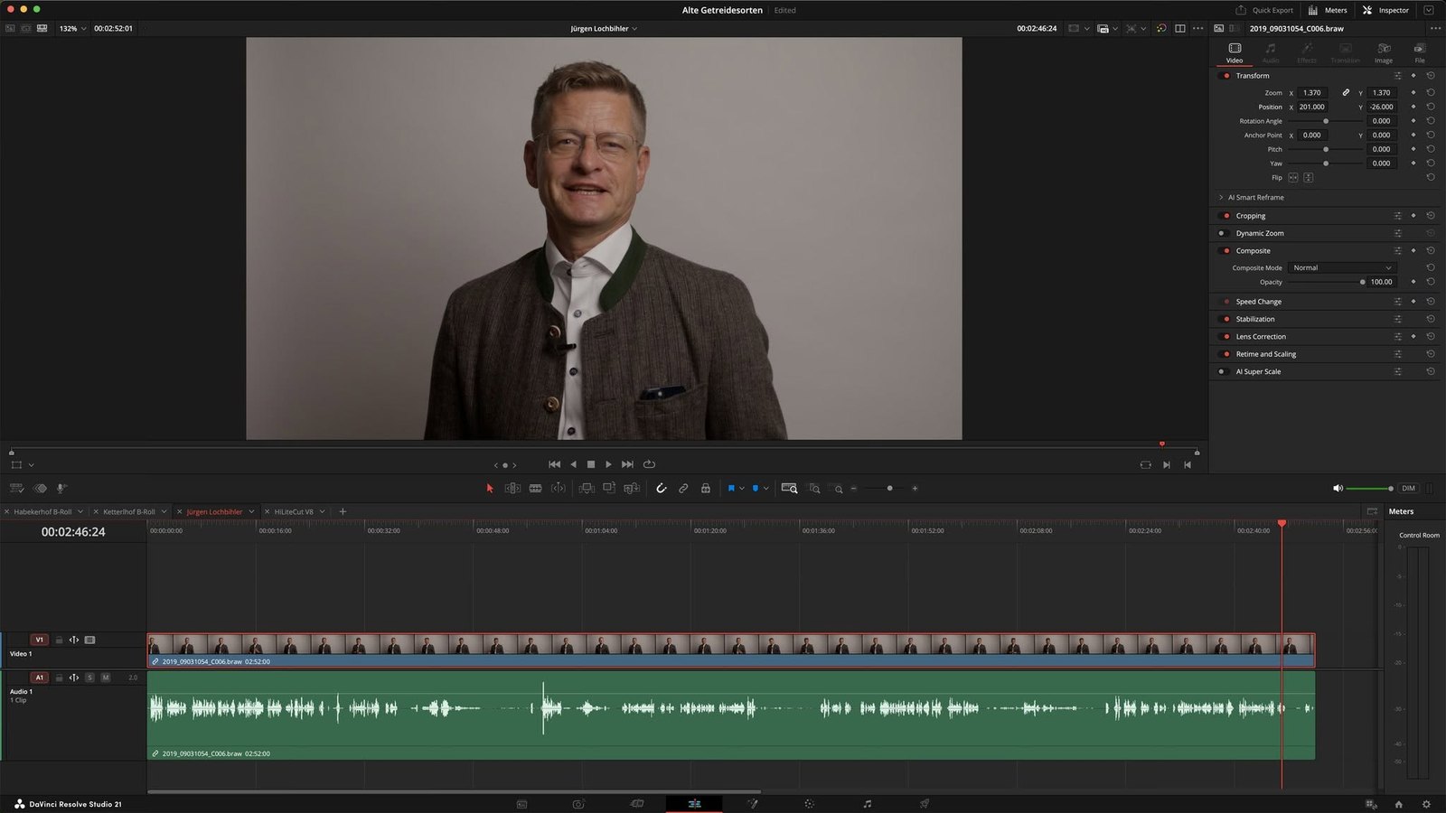 Jürgen Lochbihler im Studio – sein Statement liegt bereits in der Timeline von DaVinci Resolve