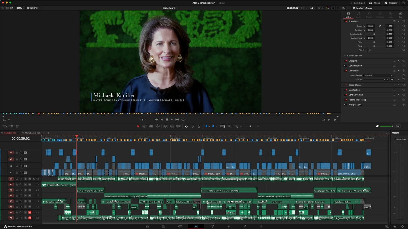Staatsministerin Michaela Kaniber in der Schnitt-Timeline von DaVinci Resolve