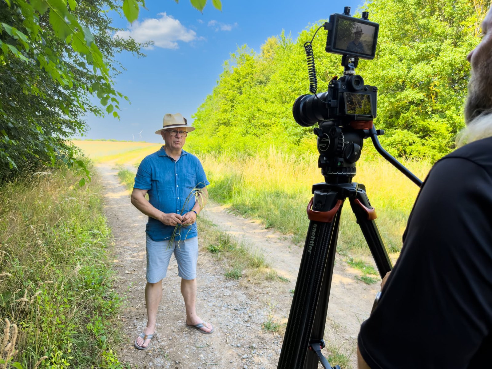 Interview am Feldrand mit dem Landwirt