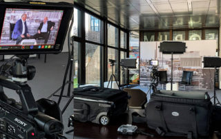 Kamera und Monitor mit Interview im Studio-Set im Werksviertel – dritter Drehtag „Pfanni Persönlichkeiten“