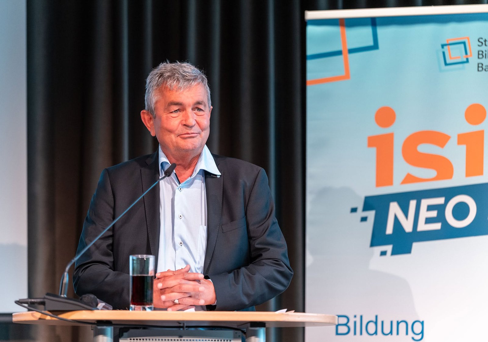 Bertram Brossardt von der vbw am Pult
