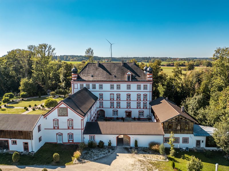 Luftbild – Schloss Höhenrain (SamPlay Fotoproduktion)