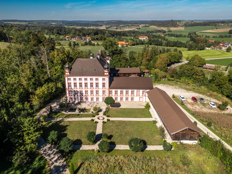 Luftbild – Schloss Höhenrain (SamPlay Fotoproduktion)